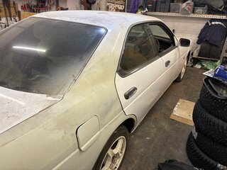 1997 Nissan Laurel VIII (C35), белый, 230000 рублей, вид 1