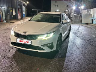 2019 Kia Optima IV Рестайлинг, белый, 930000 рублей, вид 3