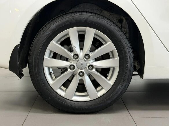 2015 Kia Cerato III, белый, 1170000 рублей - вид 13