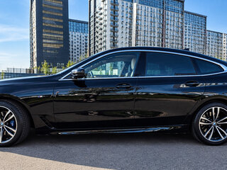 2022 BMW 6 серии Gran Turismo 620d IV (G32) Рестайлинг, чёрный, 5700000 рублей, вид 4