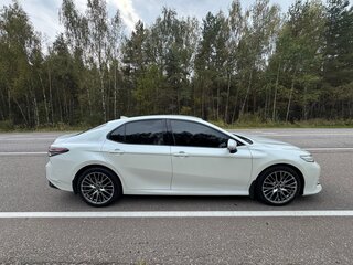 2018 Toyota Camry VIII (XV70), белый, 3148999 рублей, вид 4