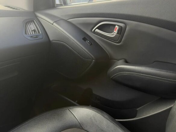 2014 Hyundai ix35 I Рестайлинг, серебристый, 1450000 рублей - вид 15