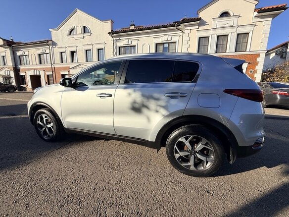 2019 Kia Sportage IV Рестайлинг, серебристый, 2350000 рублей - вид 5