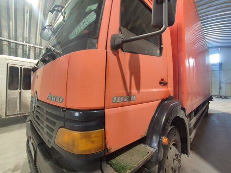 1999 Mercedes-Benz Atego, оранжевый, 1800000 рублей, вид 3