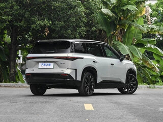 2026 Toyota bZ3X 50 kWh, серебристый, 2250206 рублей, вид 4