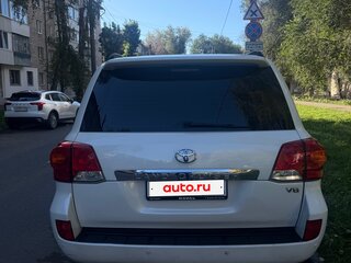 2014 Toyota Land Cruiser 200 Series Рестайлинг 1, белый, 4200000 рублей, вид 3