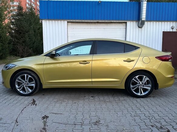 2016 Hyundai Elantra VI (AD), жёлтый, 1570000 рублей - вид 16