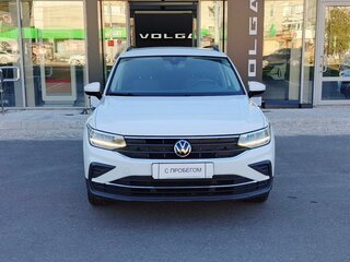 2021 Volkswagen Tiguan II Рестайлинг, белый, 2530000 рублей, вид 2