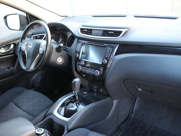 2018 Nissan Qashqai II, серый, 1830000 рублей - вид 2