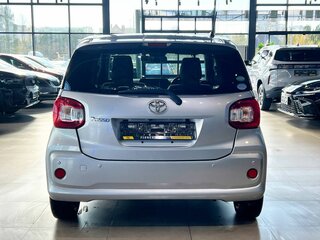 2018 Toyota Passo III Рестайлинг, серебристый, 945000 рублей, вид 5