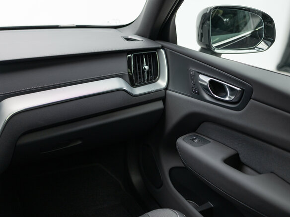 2026 Volvo XC60 II Рестайлинг 2, чёрный, 5990000 рублей - вид 24