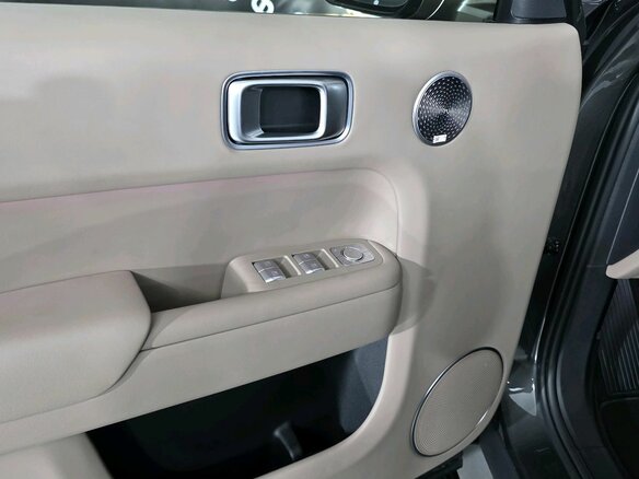 2026 Li Auto (Lixiang) L9 52.3 kWh I Рестайлинг, серый, 11990000 рублей - вид 10