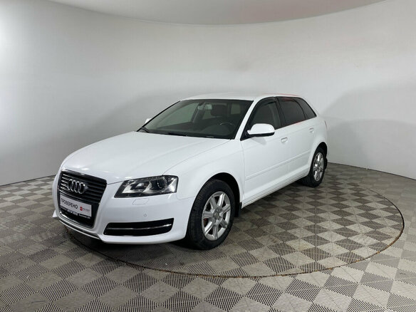 2012 Audi A3 II (8P) Рестайлинг 2, белый, 886000 рублей