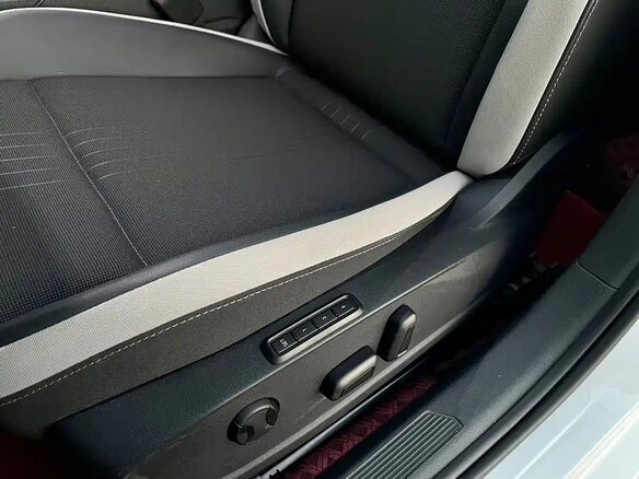 2023 Volkswagen Golf VIII, белый, 1780000 рублей - вид 8