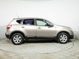 2010 Nissan Qashqai I Рестайлинг, коричневый, 899585 рублей, вид 4