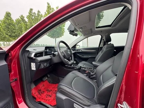 2022 Ford Escort VI Рестайлинг 2, красный, 1210548 рублей - вид 5