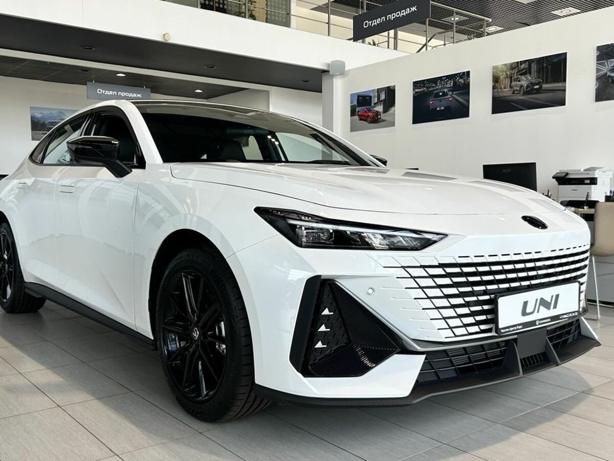 Открыть фотографии: Changan UNI-V I