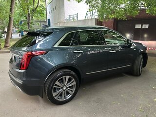 2021 Cadillac XT5 I Рестайлинг, серый, 5150000 рублей, вид 3