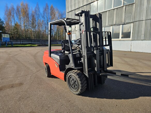 2021 EP Equipment CPCD35, красный, 1300000 рублей