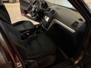 2011 Skoda Yeti I, коричневый, 600000 рублей, вид 2