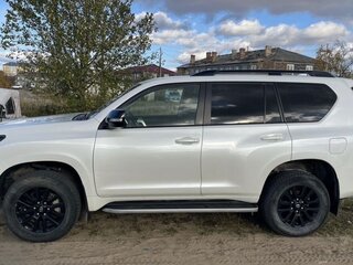 2020 Toyota Land Cruiser Prado 150 Series Рестайлинг 3, белый, 6500000 рублей, вид 3
