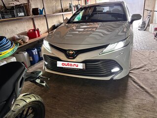 2018 Toyota Camry VIII (XV70), белый, 2500000 рублей, вид 4