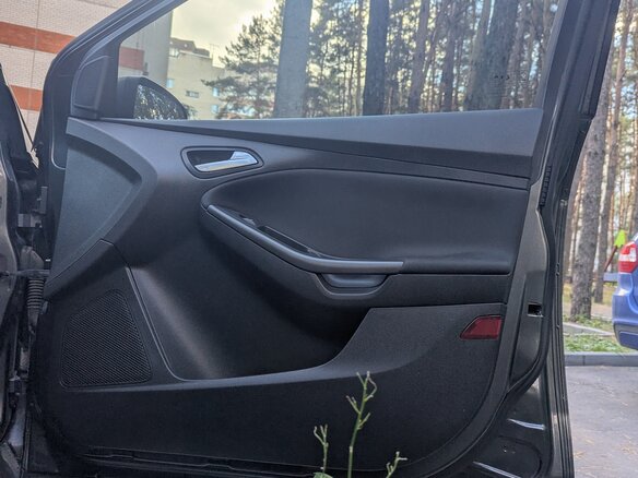 2017 Ford Focus III Рестайлинг, серый, 799000 рублей - вид 4