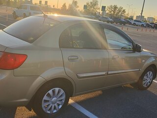 2011 Kia Rio II Рестайлинг, бежевый, 570000 рублей, вид 4