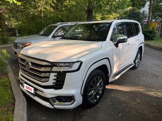 2021 Toyota Land Cruiser 300 Series, белый, 9850000 рублей, вид 3