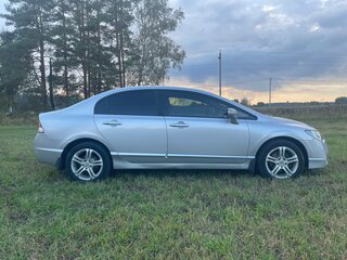 2010 Honda Civic VIII Рестайлинг, серый, 600000 рублей, вид 4