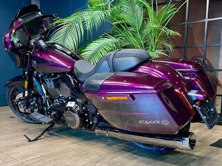 2025 Harley-Davidson CVO Street Glide, фиолетовый, 5850000 рублей, вид 5