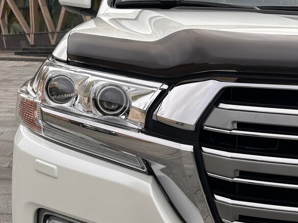 2019 Toyota Land Cruiser 200 Series Рестайлинг 2, белый, 9200000 рублей - вид 12