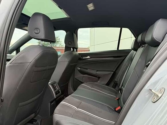 2022 Volkswagen Golf VIII, серый, 1950000 рублей - вид 13