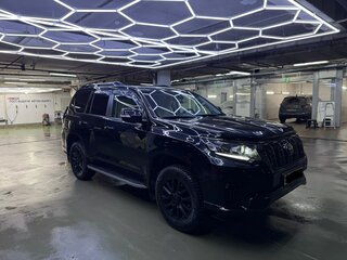 2021 Toyota Land Cruiser Prado 150 Series Рестайлинг 2, чёрный, 7000000 рублей, вид 2