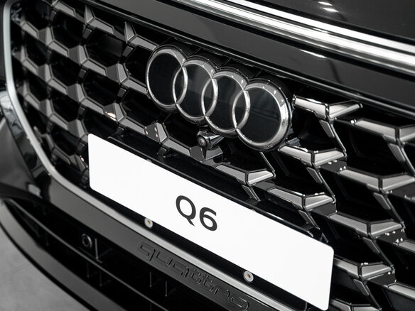 2026 Audi Q6 40 TFSI, чёрный - вид 10