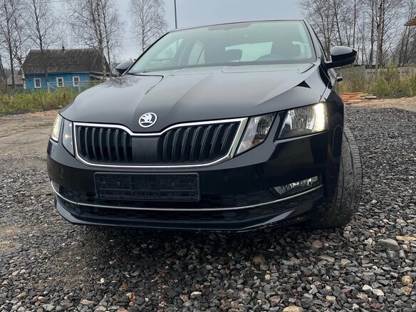 2018 Skoda Octavia III (A7) Рестайлинг, чёрный, 1835000 рублей - вид 1