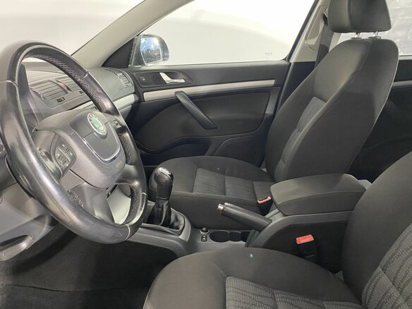 2012 Skoda Octavia II (A5) Рестайлинг, серый, 885000 рублей - вид 21