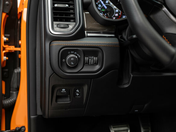 2021 Ram 1500 Crew Cab TRX V, оранжевый, 14290000 рублей - вид 13