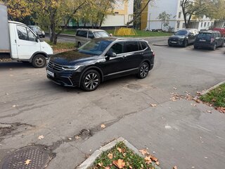 2023 Volkswagen Tiguan Allspace II Рестайлинг, чёрный, 3650000 рублей, вид 3