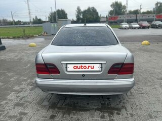 1998 Mercedes-Benz E-Класс 240 II (W210, S210), серебристый, 250000 рублей, вид 4