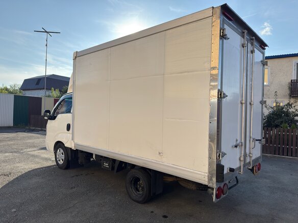 2018 Kia Bongo, белый, 1900000 рублей - вид 2
