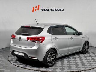 2015 Kia Rio III Рестайлинг, серебристый, 962000 рублей, вид 5