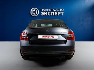 2018 Skoda Octavia III (A7) Рестайлинг, серый, 2299000 рублей, вид 5