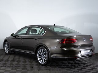 2017 Volkswagen Passat B8, коричневый, 1738000 рублей, вид 2