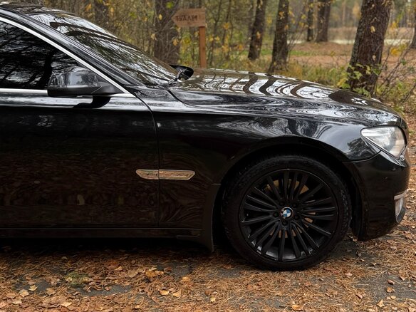 2009 BMW 7 серии 740d xDrive V (F01/F02/F04), чёрный, 1750000 рублей - вид 4