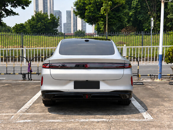 2025 Changan Qiyuan A06 28.39 kWh, серебристый, 2370000 рублей - вид 4