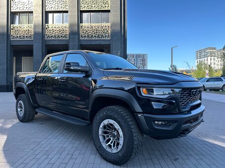 2026 Ram 1500 RHO V Рестайлинг, чёрный, 11199000 рублей, вид 3