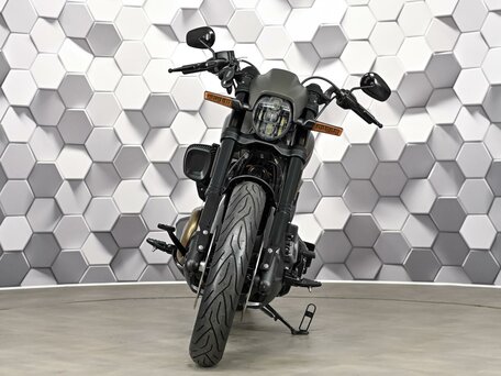 2018 Harley-Davidson FXDR 114, серый, 1949000 рублей, вид 5