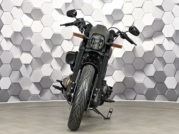 2018 Harley-Davidson FXDR 114, серый, 1949000 рублей - вид 4