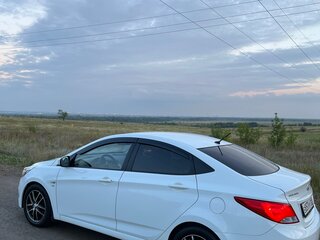 2015 Hyundai Solaris I Рестайлинг, белый, 890000 рублей, вид 3